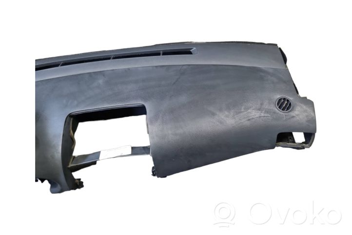 Toyota Avensis T250 Panel de instrumentos 5531105070