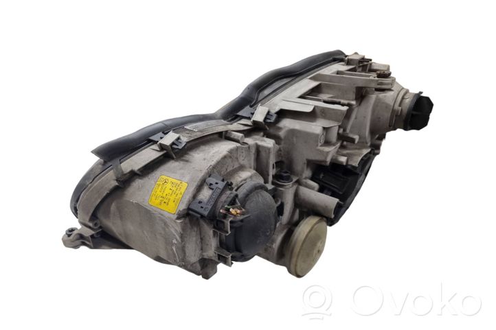 Mercedes-Benz C W203 Phare frontale A2038203261