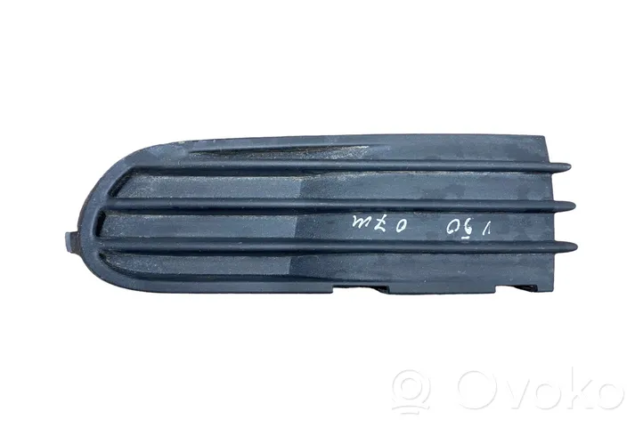 Volvo V50 Priešrūkinio žibinto apdaila/ grotelės 30657009LH