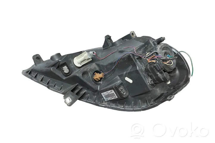 Opel Vivaro Headlight/headlamp 8200701354