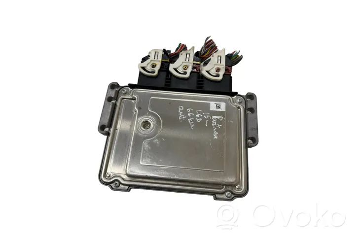 Peugeot Partner Calculateur moteur ECU 9666729580