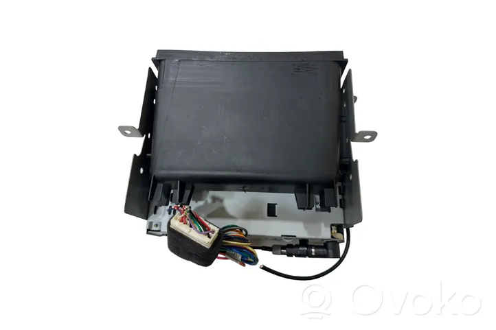 Subaru Impreza II Panel / Radioodtwarzacz CD/DVD/GPS DC643921C