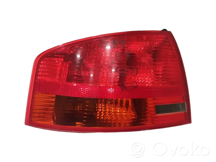 Audi A4 S4 B7 8E 8H Lampa tylna 8E5945095