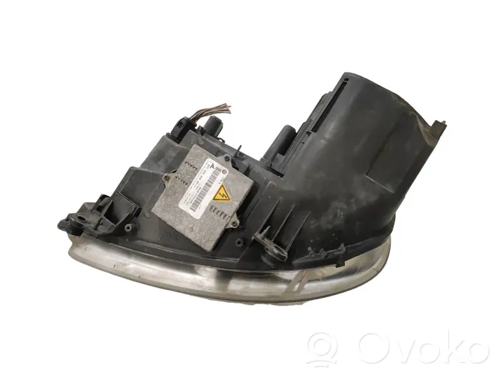 Volkswagen Touran I Lampa przednia 0301205272