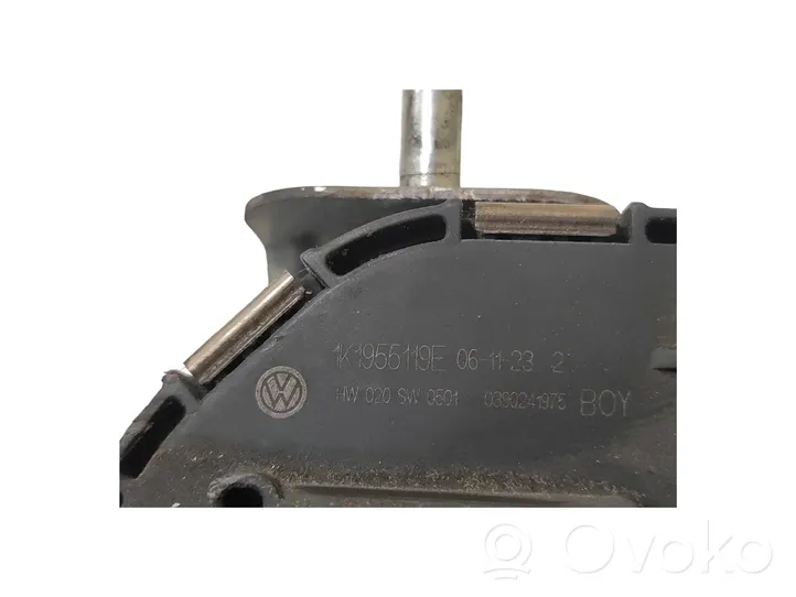 Volkswagen Golf V Tringlerie et moteur d'essuie-glace avant 1K1955023G