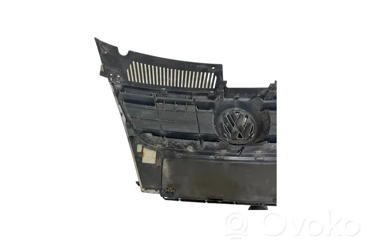 Volkswagen PASSAT B6 Front grill 3C0853664