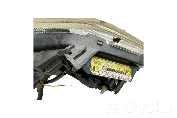 Toyota Auris 150 Lampa przednia 8107002480