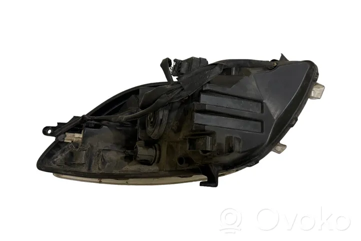 Toyota Yaris Lampa przednia 811500D120