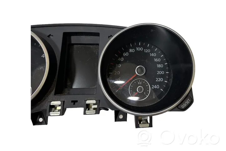 Volkswagen Golf VI Speedometer (instrument cluster) 5K0920873A