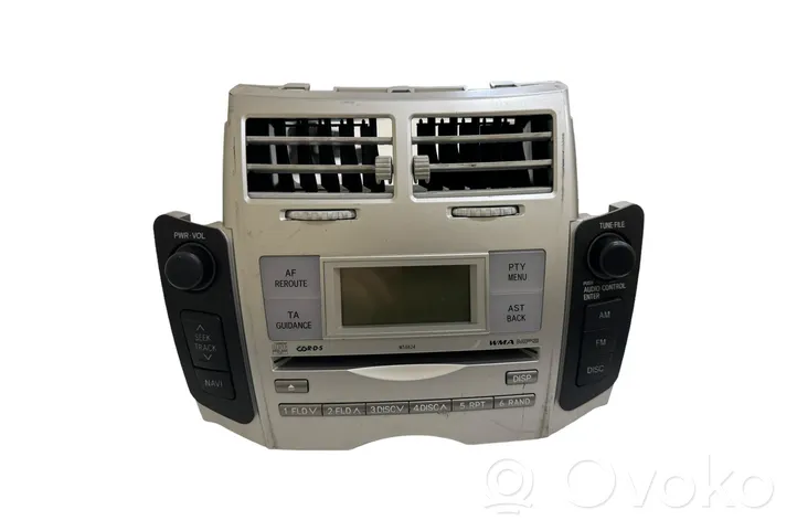 Toyota Yaris Radija/ CD/DVD grotuvas/ navigacija 861200D210
