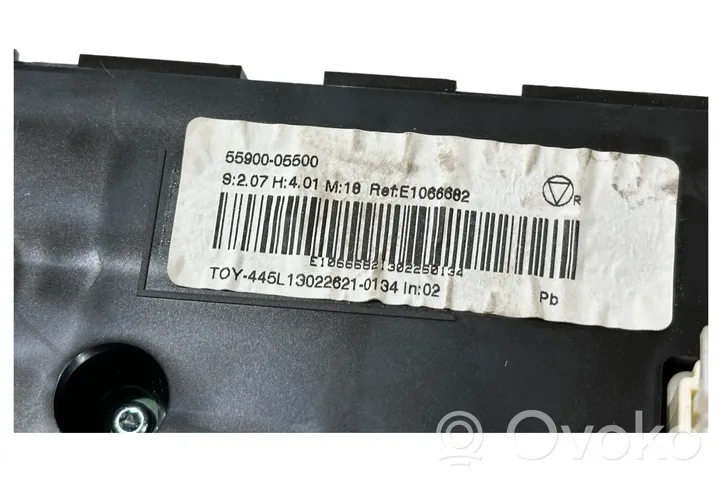 Toyota Avensis T270 Ilmastoinnin ohjainlaite 5590005500