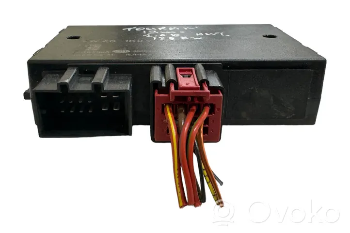 Volkswagen Touran II Tow bar trailer control unit/module 1K0907383G