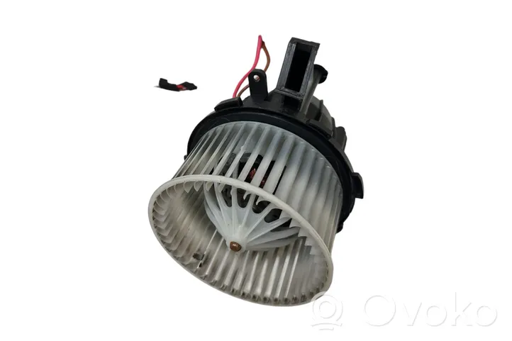 Audi Q5 SQ5 Ventola riscaldamento/ventilatore abitacolo 668ADB002