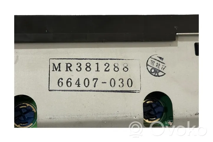 Mitsubishi Carisma Monitori/näyttö/pieni näyttö MR381288