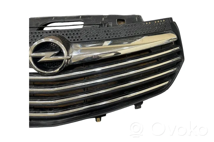 Opel Vivaro Front bumper upper radiator grill 214B25126R