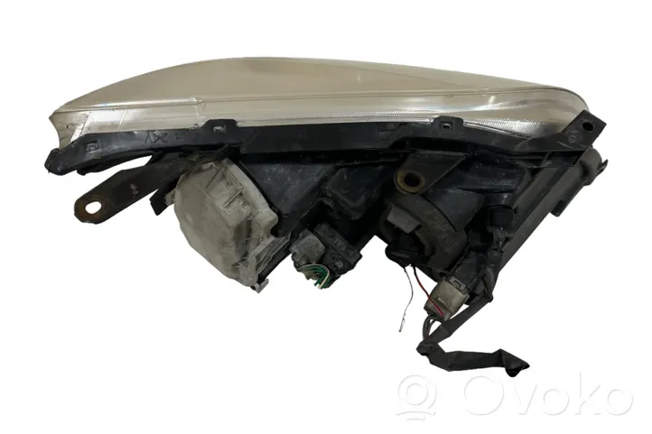 Toyota Avensis T250 Lampa przednia E138422