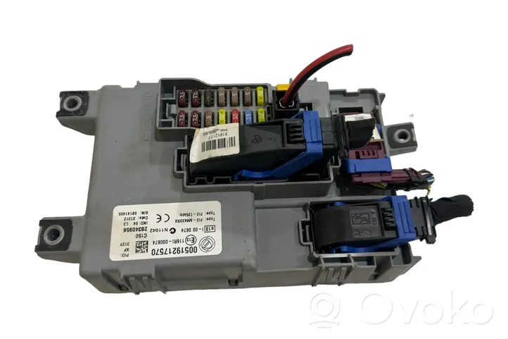 Opel Combo D Module de fusibles 00519217570