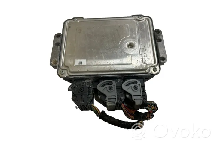 Peugeot Partner Calculateur moteur ECU 9661813780