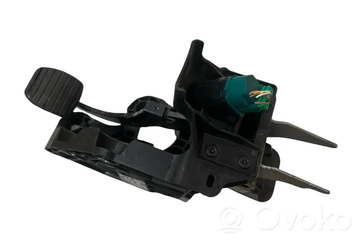 Opel Vivaro Brake pedal 465017463R