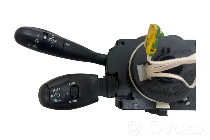 Peugeot 307 Interruptor/palanca de limpiador de luz de giro 96574694XT