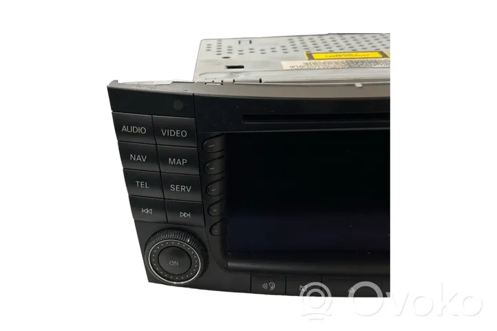 Mercedes-Benz E W211 Radio/CD/DVD/GPS-pääyksikkö A2118276842