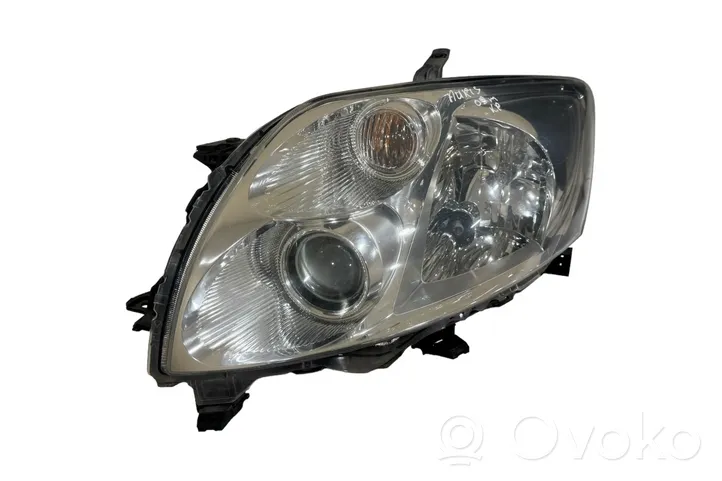 Toyota Auris 150 Lampa przednia 8115002460