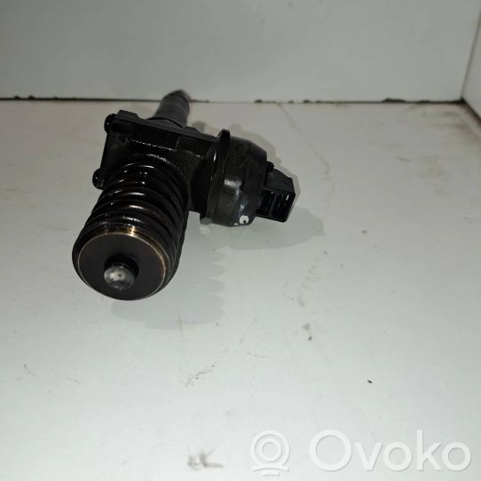 038130073B Audi A4 S4 B7 8E 8H Fuel injector, 60.00 € RRR