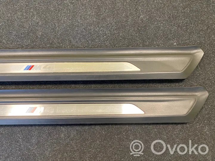 BMW M4 F82 F83 Copertura del rivestimento del sottoporta anteriore 8054414