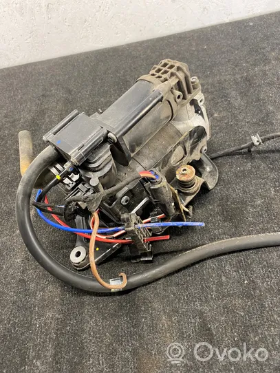 BMW 5 G30 G31 Compresseur / pompe à suspension pneumatique 6886721