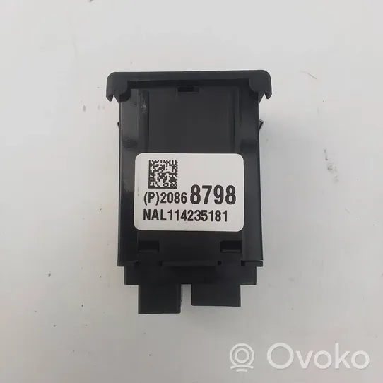 Opel Zafira C Connecteur/prise USB 20868798