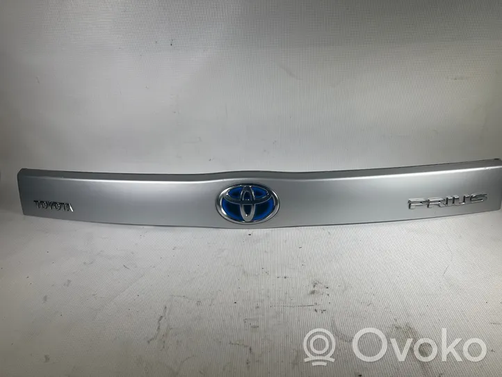 Toyota Prius (XW30) Takaluukun rekisterikilven valon palkki 