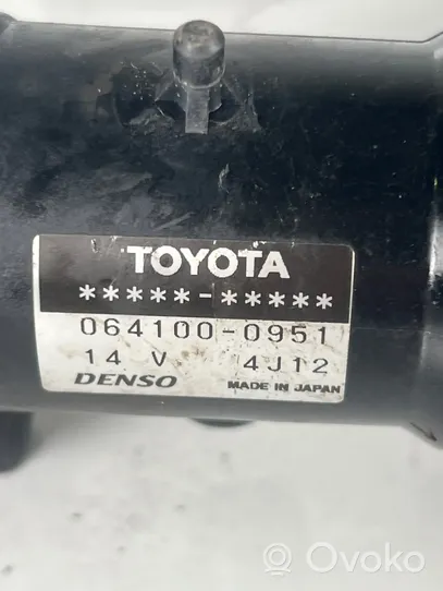 Toyota Prius (XW20) Pompe à eau de liquide de refroidissement 0641000951