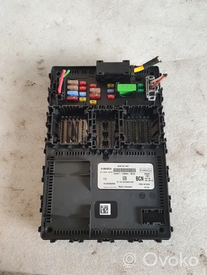 Ford Fiesta Fuse module HU5T15604BCN