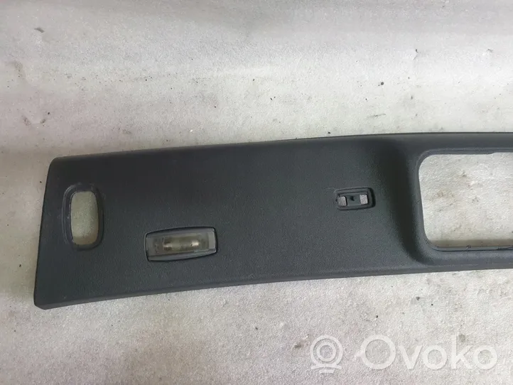 Volkswagen Eos Rivestimento della console di illuminazione installata sul rivestimento del tetto 1Q0867390