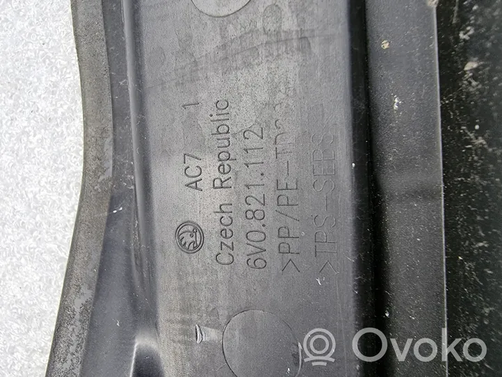 Skoda Fabia Mk3 (NJ) Panel wykończeniowy błotnika 6V0821112