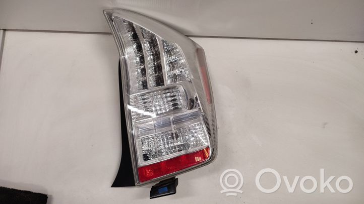 Toyota Prius (XW30) Lampa przednia 4736R