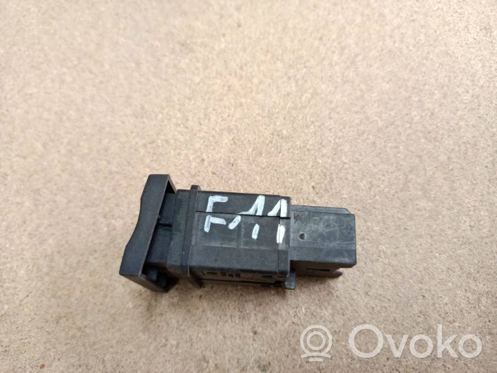 Skoda Fabia Mk1 (6Y) Przycisk kontroli trakcji ASR 6Y0927133