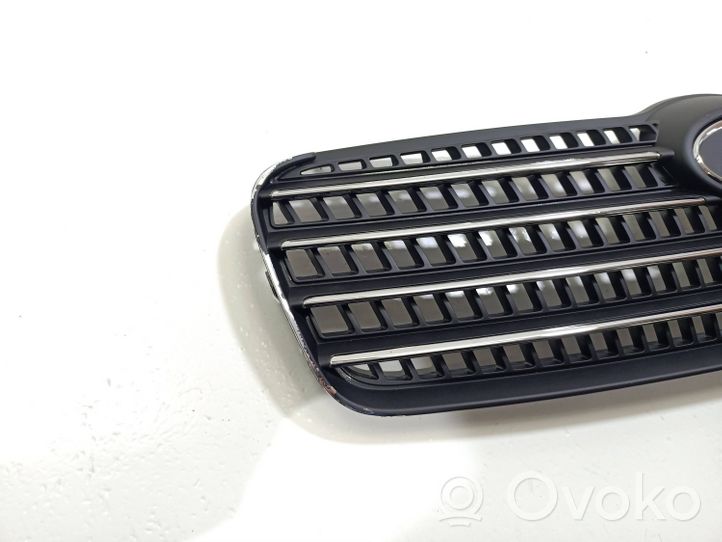 Hyundai Accent Grille de calandre avant 400905-1