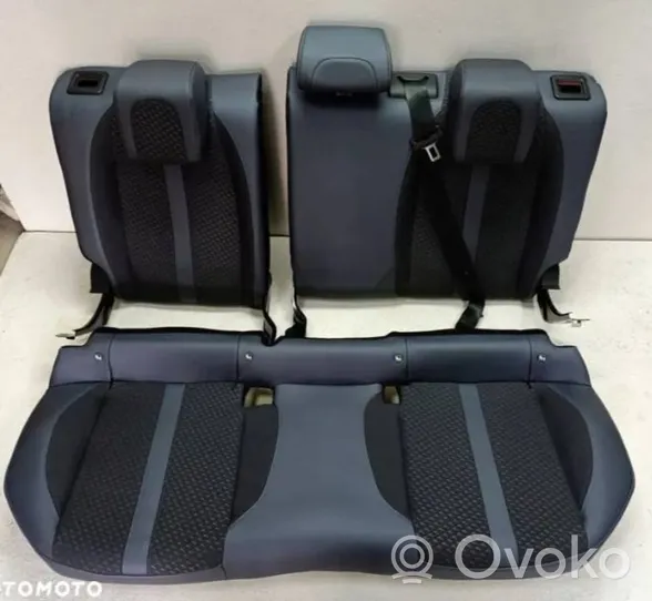 Peugeot 2008 II Second row seats 