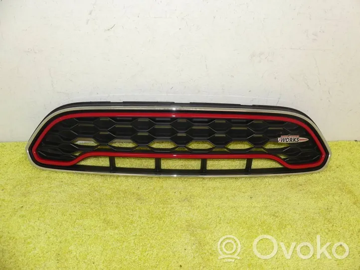 Mini Cooper Countryman F60 Maskownica / Grill / Atrapa górna chłodnicy 7470512