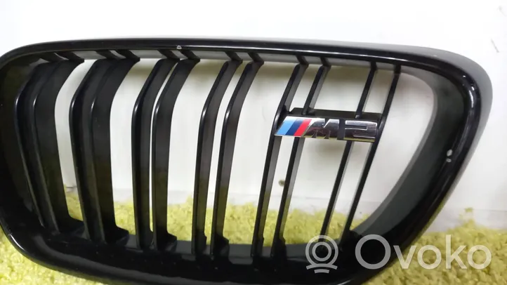 BMW 2 F22 F23 Maskownica / Grill / Atrapa górna chłodnicy 7295522