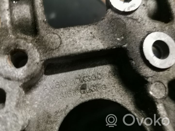 Volvo S60 Kita variklio detalė 