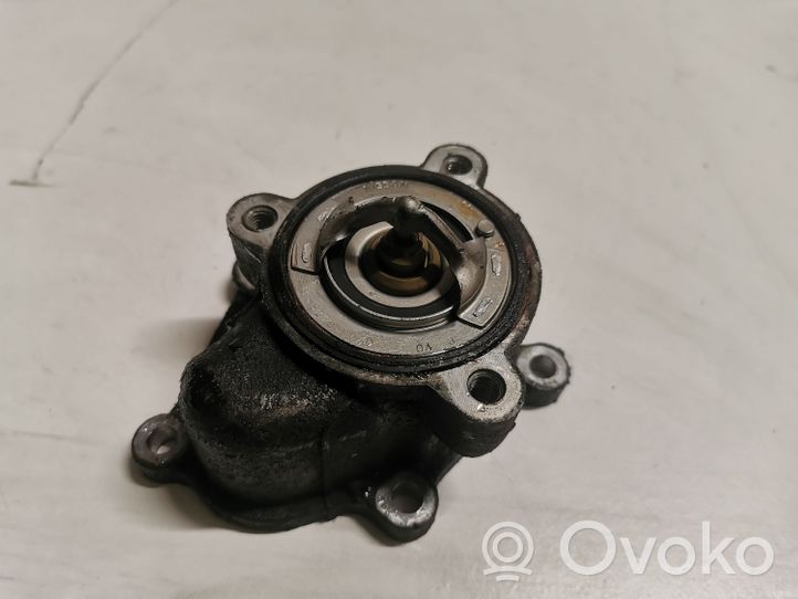 Nissan X-Trail T30 Boîtier de thermostat / thermostat 