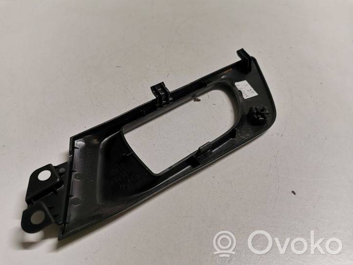 Subaru Outback (BS) Autres éléments de garniture de porte arrière 94246AL00A