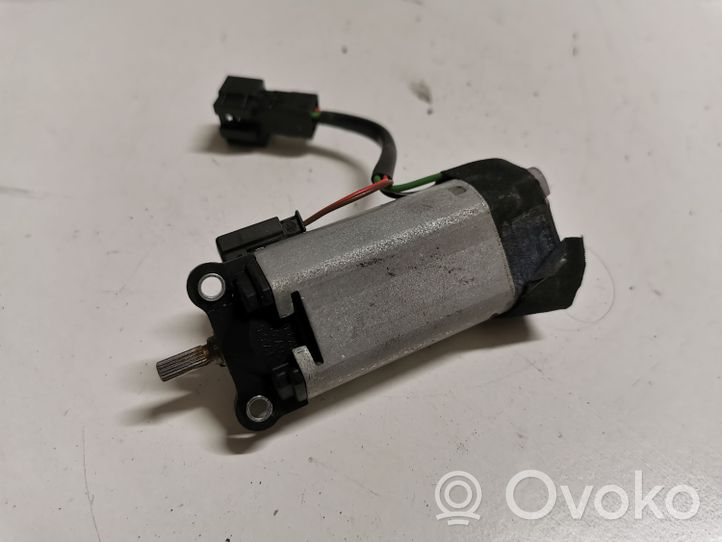 Mercedes-Benz E W211 Motorino di regolazione piantone dello sterzo A2205400288