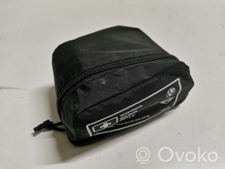 BMW 3 G20 G21 Trousse de premiers secours 7229149