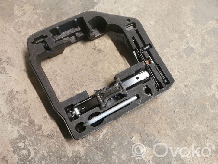 Audi A5 8T 8F Boîte à outils 8T0012109A