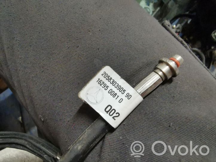Mercedes-Benz C AMG W205 Vacuum line/pipe/hose 2058303905
