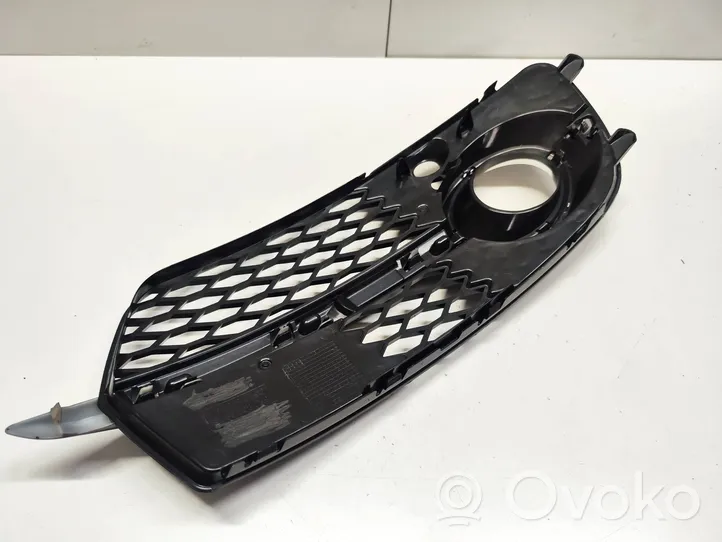 Audi Q5 SQ5 Front fog light trim/grill 8R0807681S