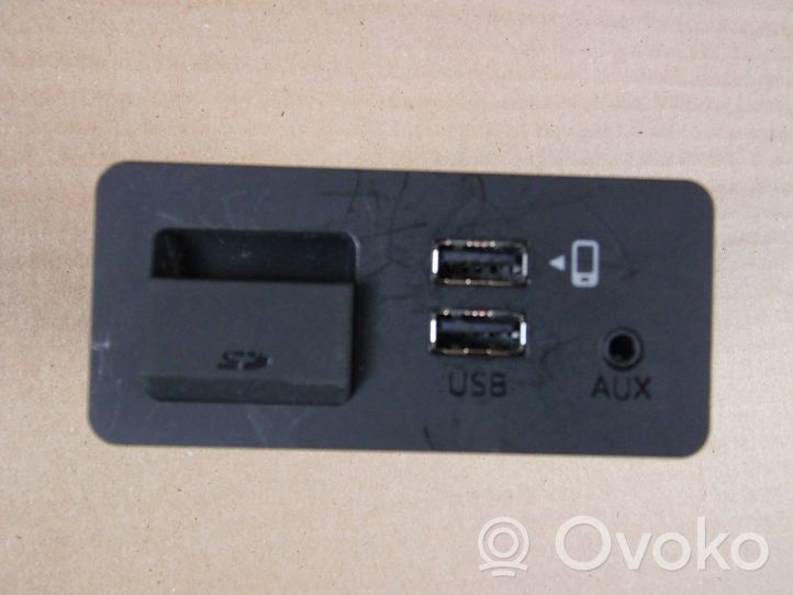 Mazda CX-5 II USB-pistokeliitin TK78669U0C